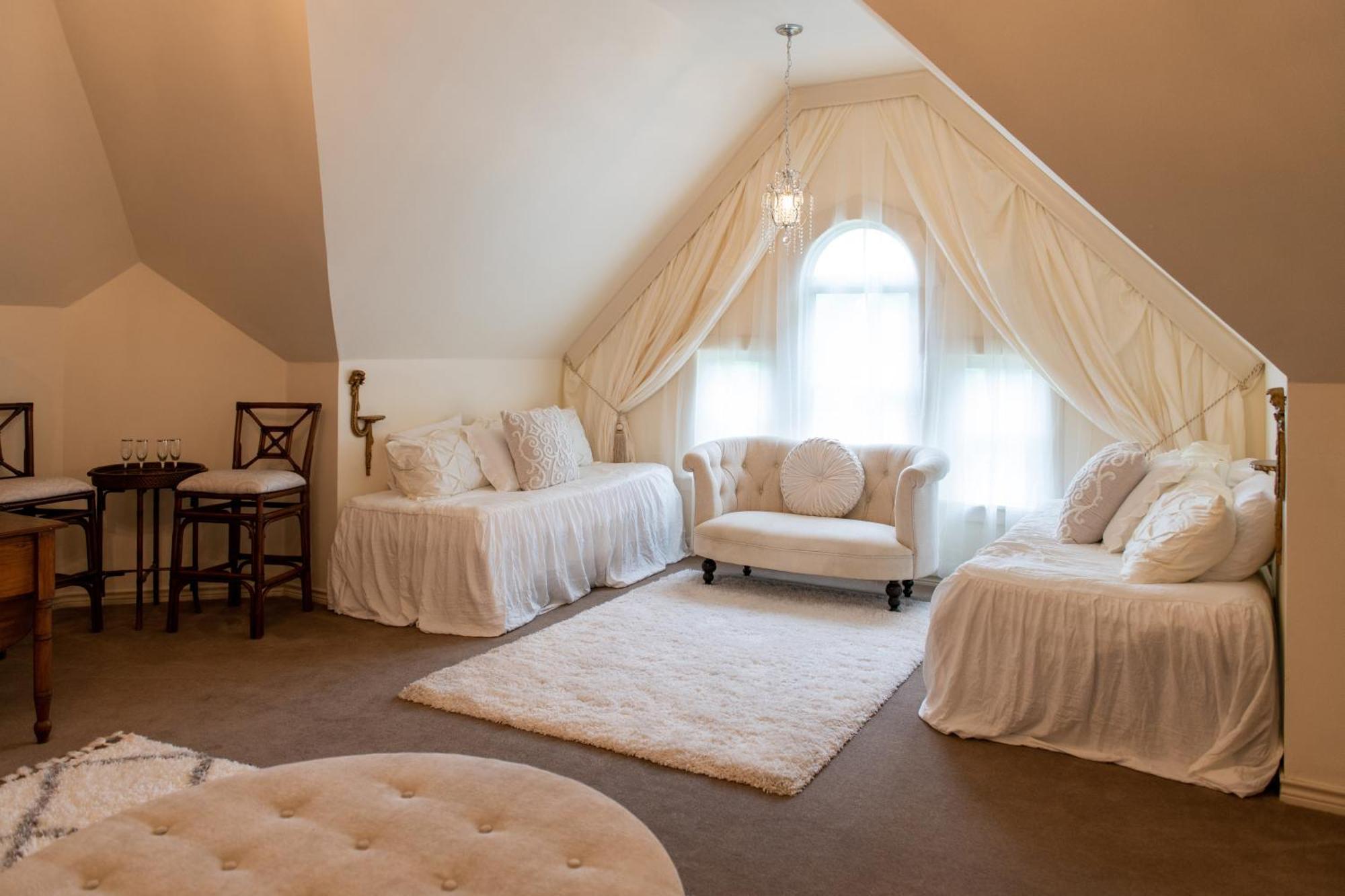 Four Winds Victorian Venue & Suites Bonham Pokoj fotografie